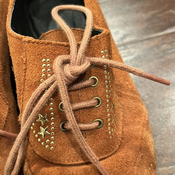 Adorable Musta in Spanish leather lace up,star studded shoes. - Picture 3 of 11